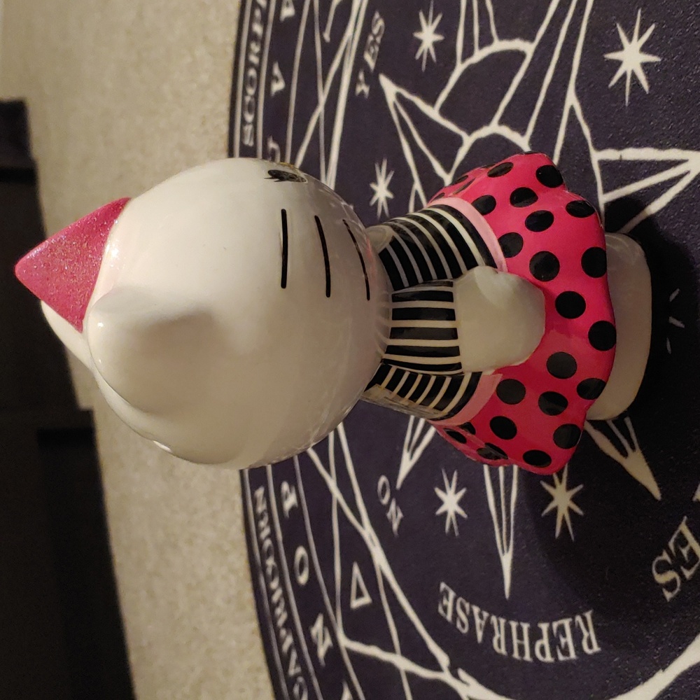 Hello Kitty Coin Bank - Picture 4 of 5